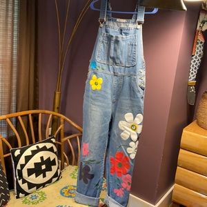 Hippie vibes overalls with floral screw print